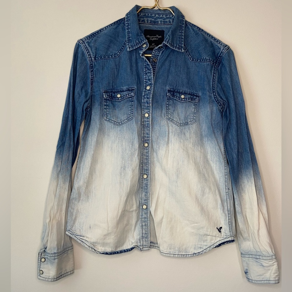 American Eagle ombré Jean shirt